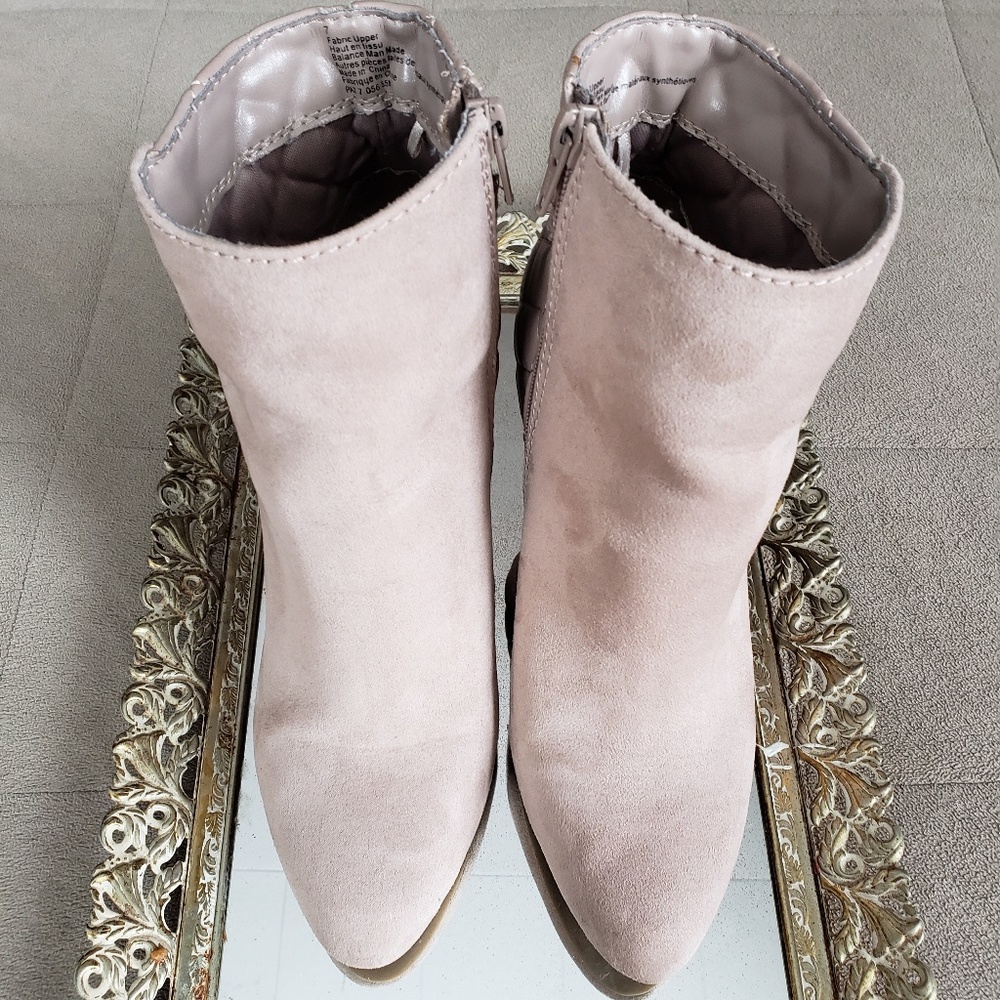Heeled booties
